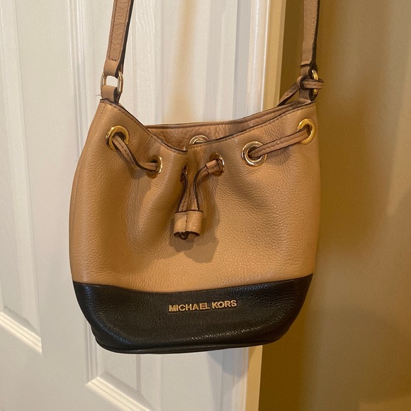 Michael Kors Handbags - Michael Kors CrossBody bag. Used, Good Condition. Brown, Black and Gold